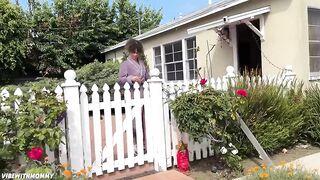 VibeWithMommy - Mom Fakes MTV Cribs To Get Laid